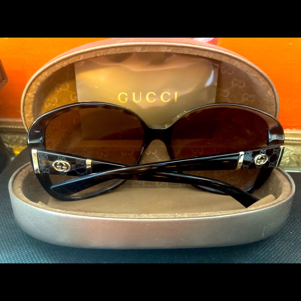 Like new authentic Gucci sunglasses